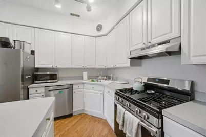 1532 W Oakdale Avenue, Chicago, IL 60657 - Photo 17