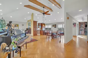 730 Castlewood Ln, Deerfield, IL 60015 - Photo 3