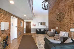 7737 W Golf Dr, Palos Heights, IL 60463 - Photo 3