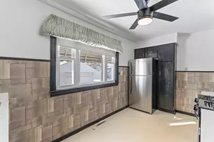 17714 Burnham Ave, Lansing, IL 60438 - Photo 7