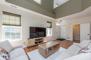 368 S Litchfield Dr, Round Lake, IL 60073 - Photo 3