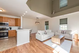 368 S Litchfield Dr, Round Lake, IL 60073 - Photo 5