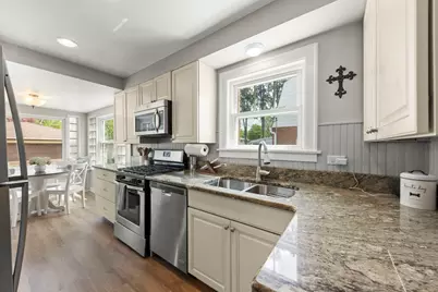 919 N President Street, Wheaton, IL 60187 - Photo 9