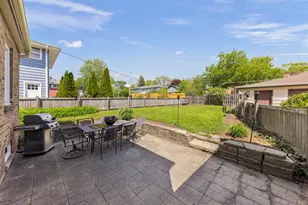 919 N President St, Wheaton, IL 60187 - Photo 25