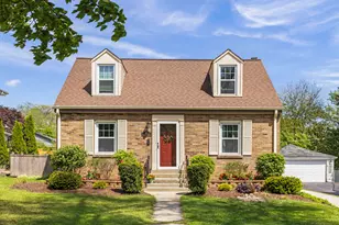 919 N President St, Wheaton, IL 60187 - Photo 1