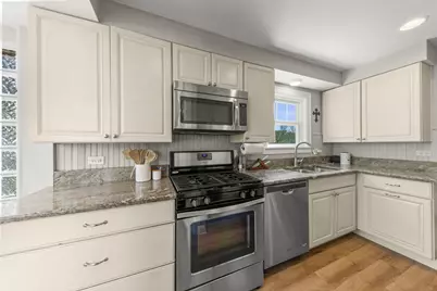 919 N President Street, Wheaton, IL 60187 - Photo 11