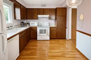 7925 Paxton Ave, Tinley Park, IL 60477 - Photo 5