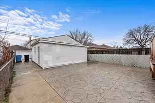 5252 N Mulligan Ave, Chicago, IL 60630 - Photo 39