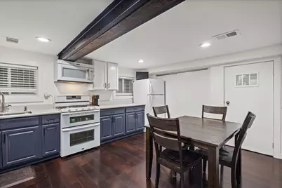 5226 W Eddy Street, Chicago, IL 60641 - Photo 29