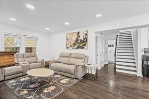 5226 W Eddy St, Chicago, IL 60641 - Photo 9