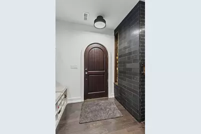 5226 W Eddy Street, Chicago, IL 60641 - Photo 11