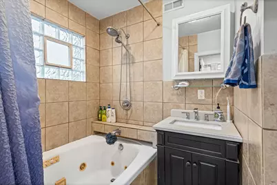 5226 W Eddy Street, Chicago, IL 60641 - Photo 23