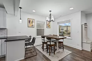 5226 W Eddy St, Chicago, IL 60641 - Photo 13