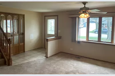 900 Georgean Lane, Schaumburg, IL 60193 - Photo 5