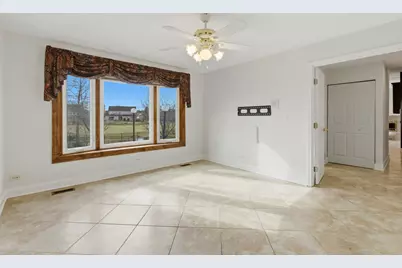 681 Castlerea Lane, Des Plaines, IL 60016 - Photo 29