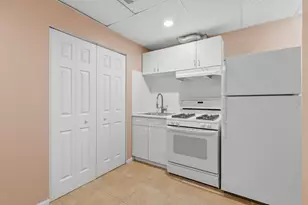 681 Castlerea Ln, Des Plaines, IL 60016 - Photo 45