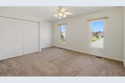 681 Castlerea Lane, Des Plaines, IL 60016 - Photo 37