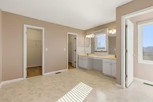 681 Castlerea Ln, Des Plaines, IL 60016 - Photo 31