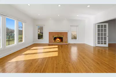 681 Castlerea Lane, Des Plaines, IL 60016 - Photo 17