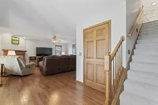 925 Magnolia Dr, Bourbonnais, IL 60914 - Photo 5