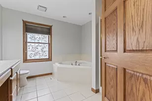 925 Magnolia Dr, Bourbonnais, IL 60914 - Photo 17