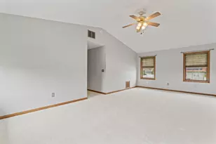 925 Magnolia Dr, Bourbonnais, IL 60914 - Photo 31