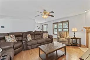 925 Magnolia Dr, Bourbonnais, IL 60914 - Photo 7