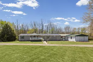 2689 Paul Rd, Salem, IL 62881 - Photo 1