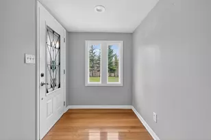 38W042 Silver Glen Rd, Saint Charles, IL 60175 - Photo 5