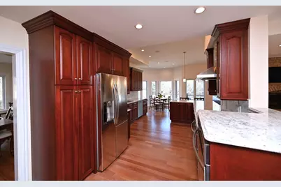 175 Lagoon Drive, Northfield, IL 60093 - Photo 13