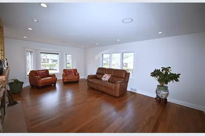 175 Lagoon Drive, Northfield, IL 60093 - Photo 7