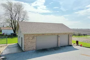 13042 E 10500N Rd, Grant Park, IL 60940 - Photo 3