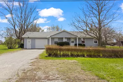 812 W 3rd Street, Gilman, IL 60938 - Photo 1