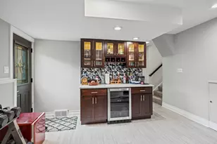 130 S Elm Tree Ln, Elmhurst, IL 60126 - Photo 19