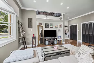 130 S Elm Tree Lane, Elmhurst, IL 60126 - Photo 7