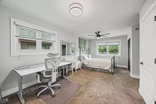 130 S Elm Tree Ln, Elmhurst, IL 60126 - Photo 13