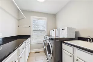 811 Michigan St, Wheaton, IL 60187 - Photo 21