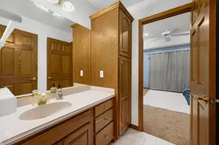 6709 Oakwood Manor Dr, Crystal Lake, IL 60012 - Photo 31