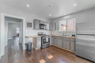 4933 W Berenice Ave, Chicago, IL 60641 - Photo 13