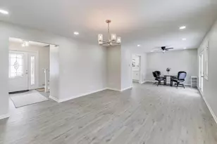 508 Beechwood Dr, Round Lake, IL 60073 - Photo 5