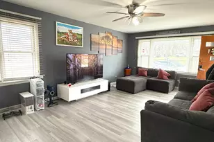 617 McKinley Ave, Mundelein, IL 60060 - Photo 5