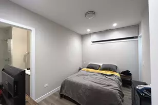 3757 N Sheffield Ave, Chicago, IL 60613 - Photo 19