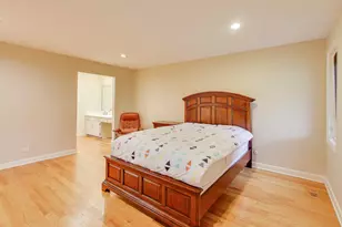 211 Briarwood Pass, Oak Brook, IL 60523 - Photo 29