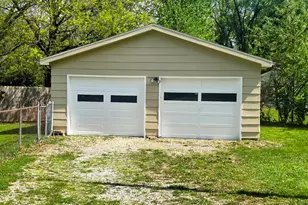 829 E Old Route 47 Rd, Monticello, IL 61856 - Photo 15