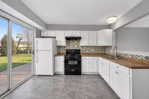 1784 McCormick Ln, Hanover Park, IL 60133 - Photo 7