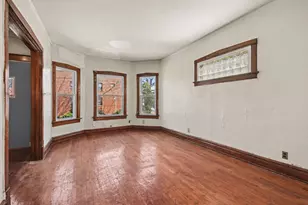 4638 N Hamlin Ave, Chicago, IL 60625 - Photo 3