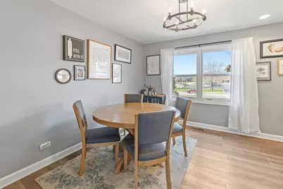 946 Pin Oak Circle, Cary, IL 60013 - Photo 9