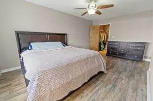 946 Pin Oak Cir, Cary, IL 60013 - Photo 13