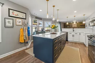 946 Pin Oak Cir, Cary, IL 60013 - Photo 3