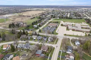 946 Pin Oak Cir, Cary, IL 60013 - Photo 29